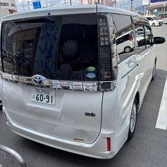 ハイブリットVOXYの画像