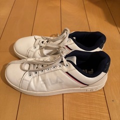 FILA レディーススニーカー　22.5cmの画像