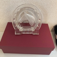 馬の灰皿　小物入れ　競走馬の画像