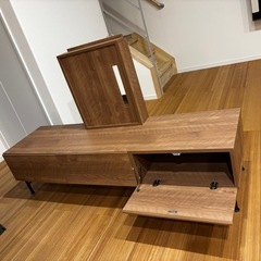 テレビボードの画像
