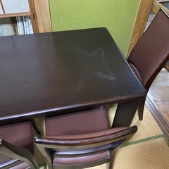急募！ダイニングテーブルセット（椅子4脚付き） 4人掛けの画像