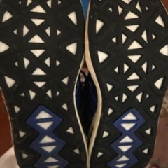 adidas スニーカーの画像