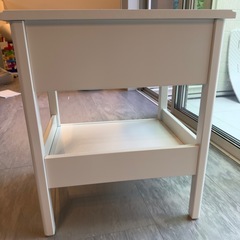 IKEA TYSSEDALサイドテーブル 51x40 cm ティッセダールの画像