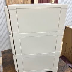 チェスト 壁付 デコニーシーヴォ 3段 幅34×奥行43×高さ66.1cm （ 収納ケース 引き出し 収納 スリム タンス 衣装ケース 日本製 プラスチック 洋服 脱衣所 三段 脚付き 引出し 収納チェスト リビングチェスト 衣類収納 おしゃれ ）の画像