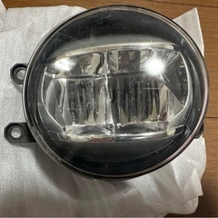 トヨタ エスクァイア 純正フォグランプユニットの画像
