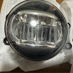 トヨタ エスクァイア 純正フォグランプユニットの画像