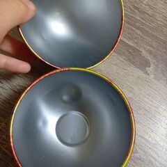 無料　缶　ケース　恐竜の卵？の画像