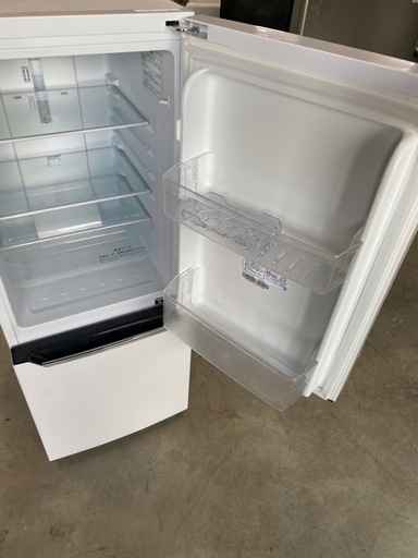 NO B514?福岡市内配送設置無料✨?ハイセンス 冷蔵庫 幅48cm 150L パールホワイト HR-D15C 2ドア 右開き 自動