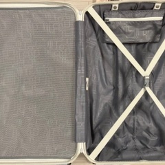 スーツケース「AMERICAN TOURISTER」 (白•黒)の画像