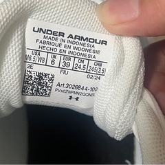 UNDER ARMOUR すにーかースニーカーの画像
