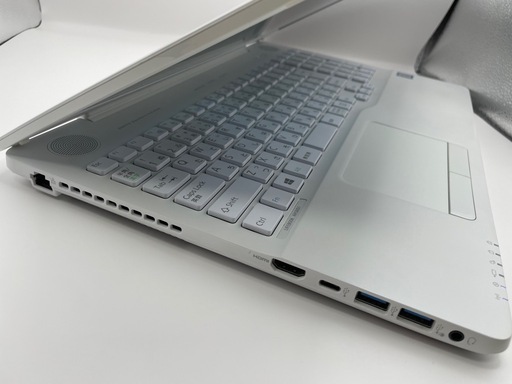 ノートパソコン/白/i7/12GB/SSD512GB/Office/在宅/富士通