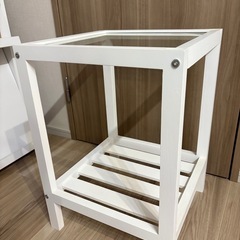 【急募！】サイドテーブル(ガラス、北欧風)の画像