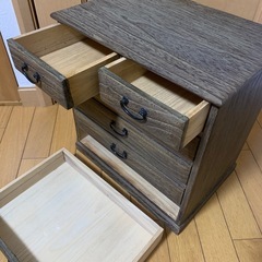 引き出し式小物入れの画像