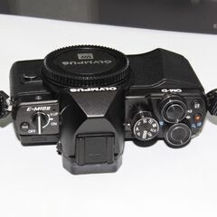 OLYMPUS OM-D E-M10 Mark Ⅱ ブラック ボディ ミラーレス　箱付き シャッター数僅か1033枚の画像