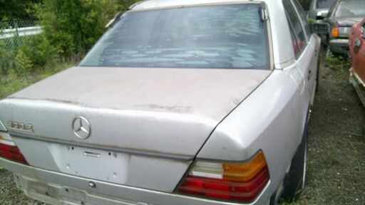 Mベンツ124-300Eリサイクル。部品取りリ車内装―外装-エンジン-サスペション等