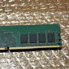 MTA8ATF1G64AZ-2G6E1 8GB PC4-2666V-UA2-11の画像