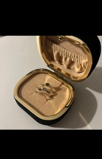 【最終値下げ】限定品　22wsp アガット　agete ストーンリング　指輪　3連　シルバー ゴールド