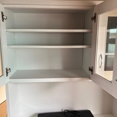 キッチンボード（食器棚）の画像