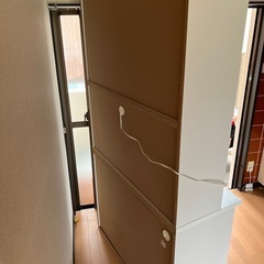キッチンボード（食器棚）の画像