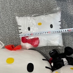 ハローキティ　ぬいぐるみ　アミューズメント商品　ふわふわ　未使用　クッションの画像