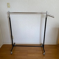ハンガーラックの画像