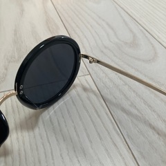 サングラス ラウンド型 黒 金色 2点セットの画像