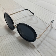 サングラス ラウンド型 黒 金色 2点セットの画像