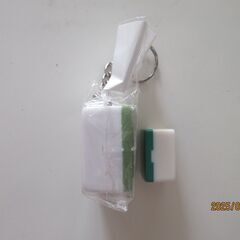 麻雀牌２ピンのキーホルダー　大きさ普通の牌の倍以上の画像