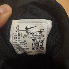 NIKE ナイキ　25.5
の画像