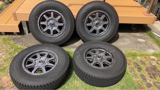 200系ハイエース【195/80R15 107/105ｌ LT】23年製ダンロップ スタッドレスタイヤ ４本
