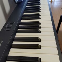 【美品】Roland FP-10 BK 電子ピアノ2021年製88鍵 椅子・スタンド・ペダル付き (お値段は応相談です) （神戸市内 引き取り限定）の画像