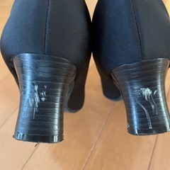 中古品　パンプス23cm ブラックの画像