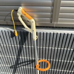 電動草刈り機。１０００円の画像