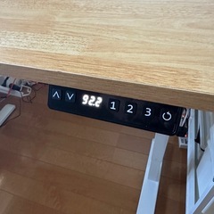 [ほぼ新品] 電動昇降式デスク幅120 x 奥60
 の画像
