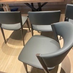 【取りに来れる方限定】ダイニングチェア4点セットの画像