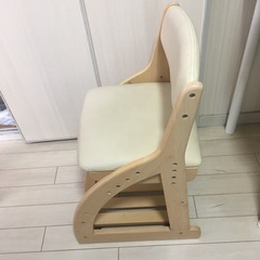 学習イス（ニトリ）の画像