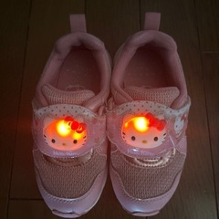 17.0　光るキティちゃんスニーカーの画像