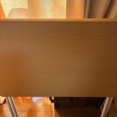 折りたたみテーブルの画像