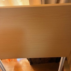 折りたたみテーブルの画像