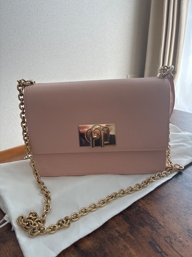 FURLA ソフィア　ショルダーバック　チェーン