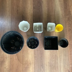 プラ鉢　8個セットの画像