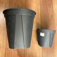 プラ鉢　8個セットの画像