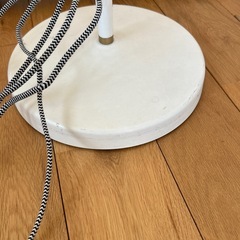 ikea フロアランプの画像