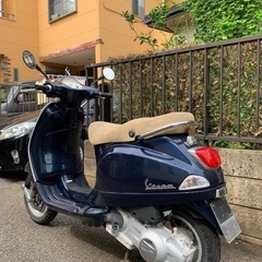乗車して帰れます　走行距離4318kmです　ピアッジオ社製品　ベスパ　LX125ie  インジェクションタイプです　自賠責保険満了の為に必要な方へお譲りさせていただく事に致しましたの画像