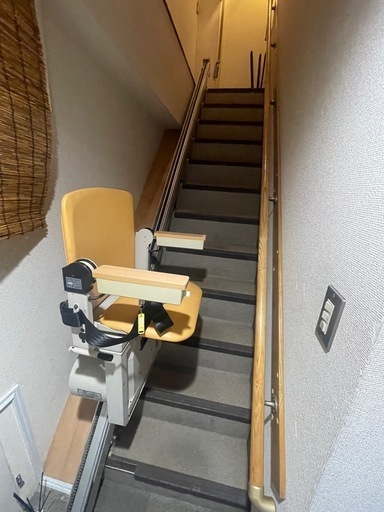 電動エレベーター　車椅子　バリアフリー