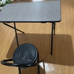 折りたたみテーブル＆チェアセットの画像