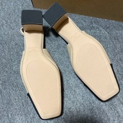 新品　スリングバックパンプスの画像