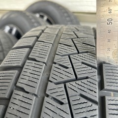 PIRELLIスタッドレスタイヤ 175/65R15の画像