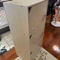 収納棚の画像