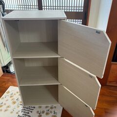 収納棚の画像